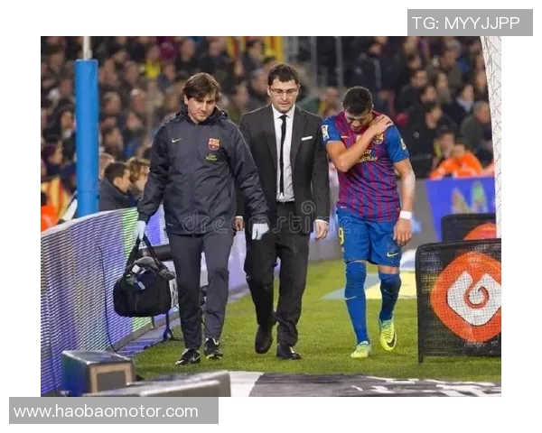 哈维西蒙斯：年轻天才在足球场上的崛起与未来展望